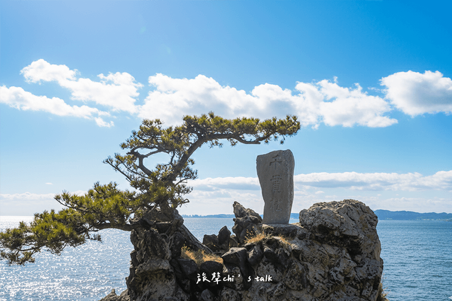 從森戶神社眺望葉山海上千貫松與海景